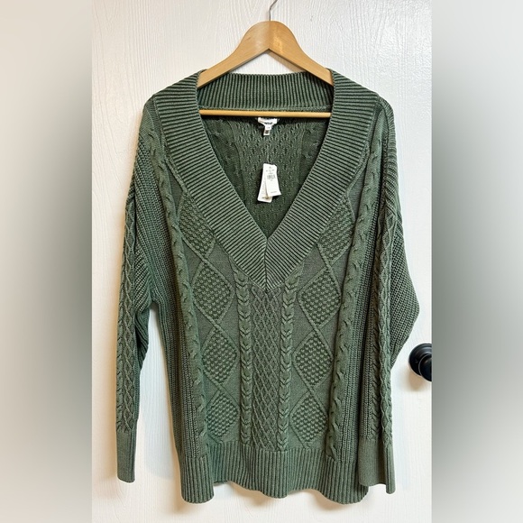 Aerie Oversized Chunky Cable Knit V-Neck Sage Green Sweater Size Large NWT - Picture 2 of 7